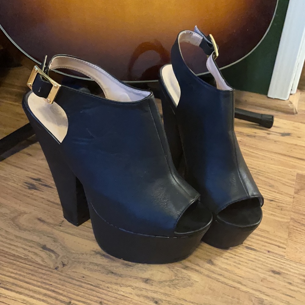 Shoes - Picture 3 of 3